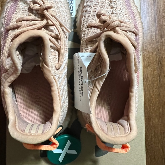Yeezy 350  Clay - Infant size 8K NWT - Picture 3 of 5